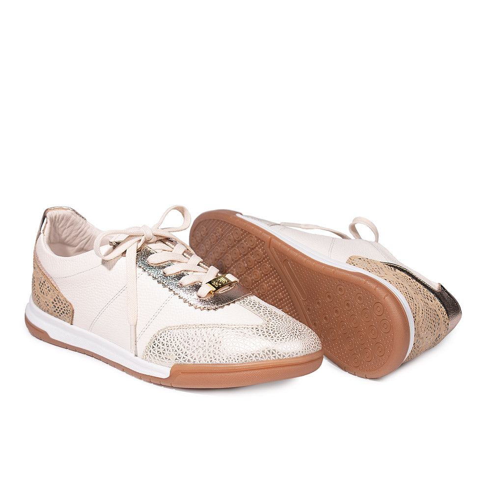 CARRIE BEIGE